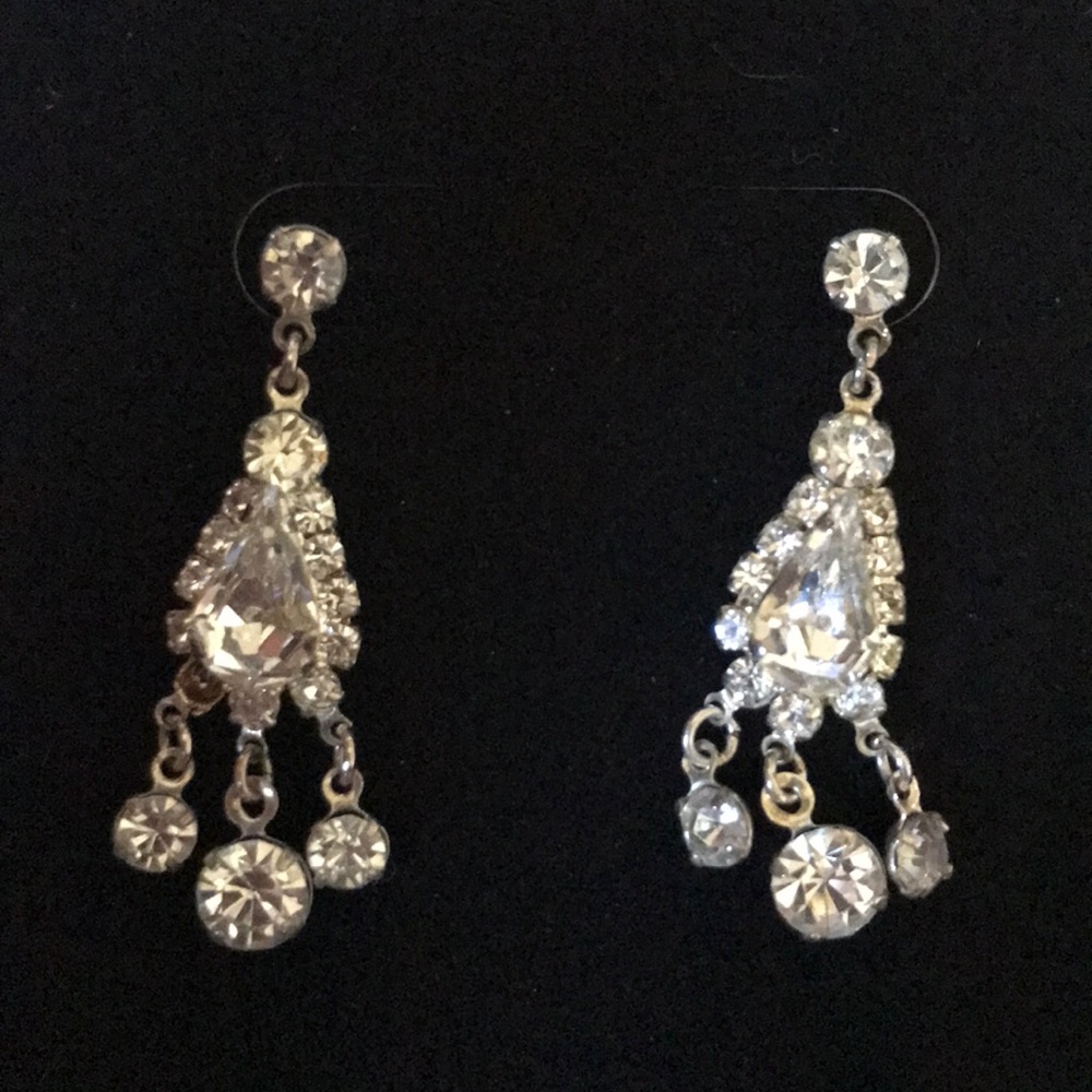 Chandelier drop earrings